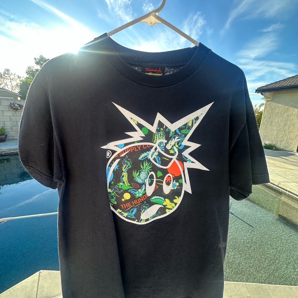 Diamond supply co x The hundreds collab 
Medium